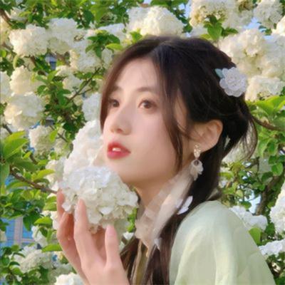 动漫病娇女头像黑白图片(动漫黑白病娇女头像)-第1张图片-丝路头像网